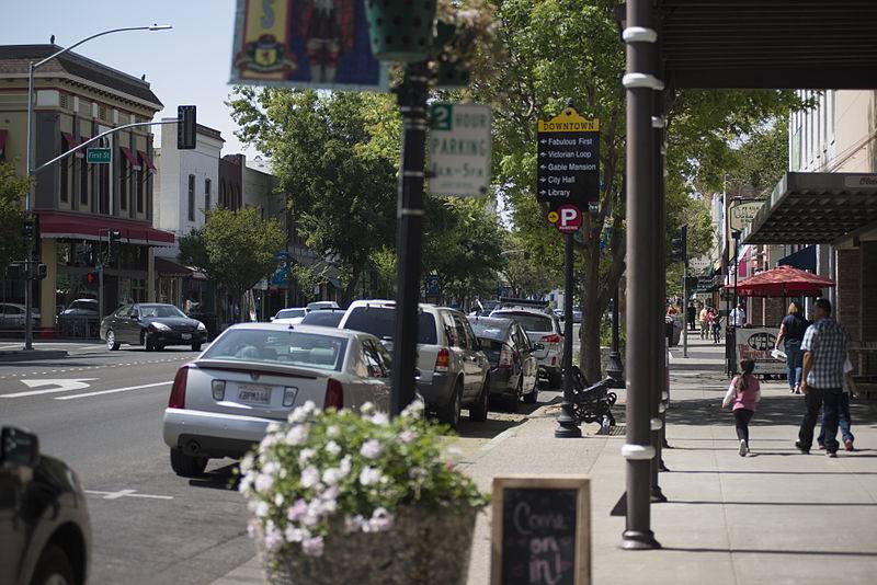 mid afternoon shot of downtown Woodland, CA